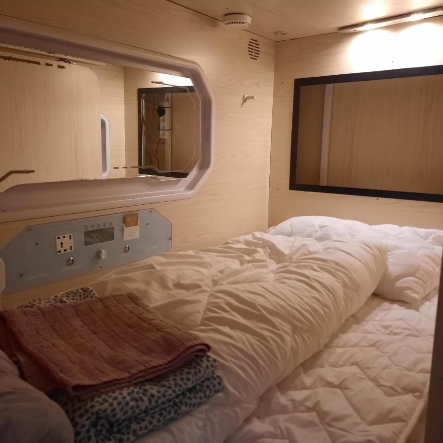 Sleeping Capsule In A Shared Room โอเดนเซ ภายนอก รูปภาพ